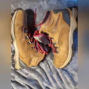 BearPaw Tan and Red Women' Boots 10M